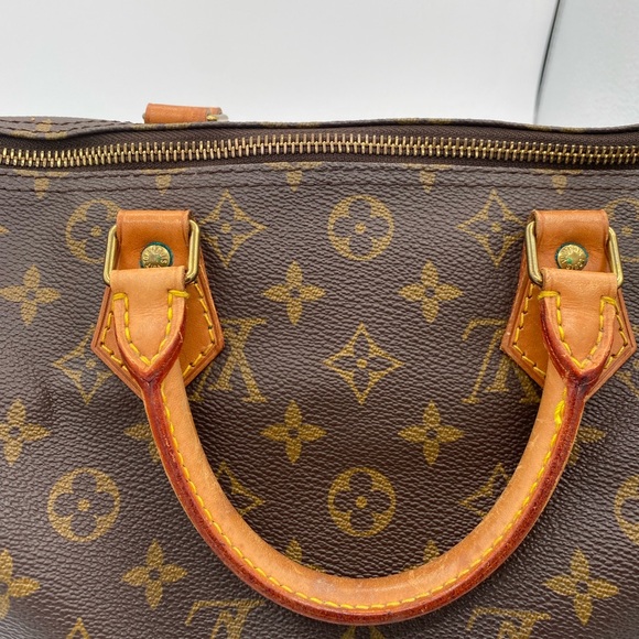 Louis Vuitton Monogram Speedy 30 Handbag - Picture 6 of 10